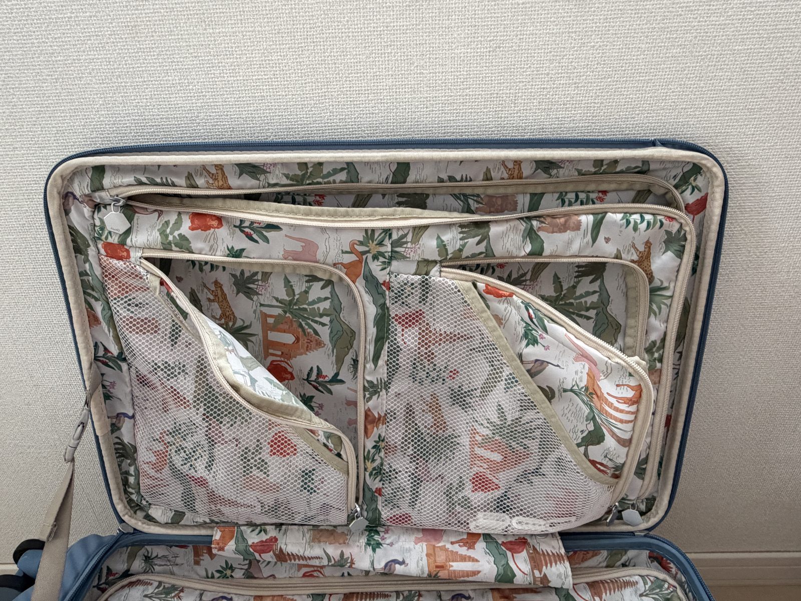 ハント ココントのふた側のメッシュポケット